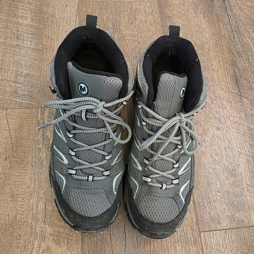 Merrell Women's Moab 2 Mid GTX Hiking Boot - Gray and Black - Picture 6 of 8